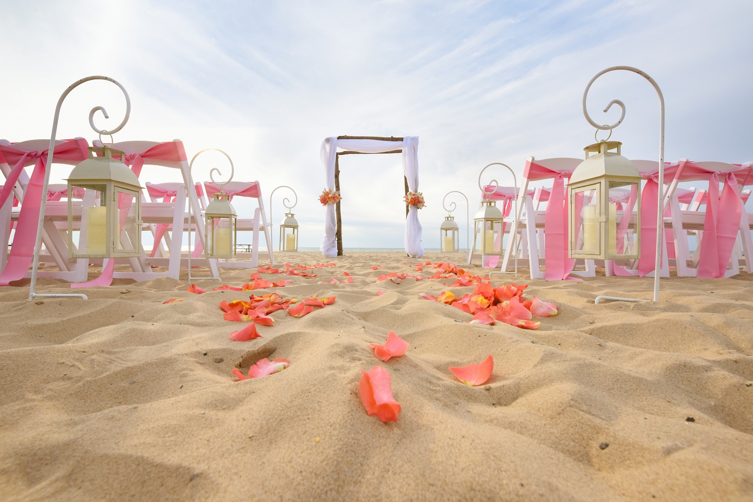 get hitched quick in saugatuck,wedding packages, elope in michigan, beach wedding in south haven mi, beach weddings, michigan wedding planner, elope in michigan, Wedding Planner, beach wedding arbor and chairs, lake michigan wedding