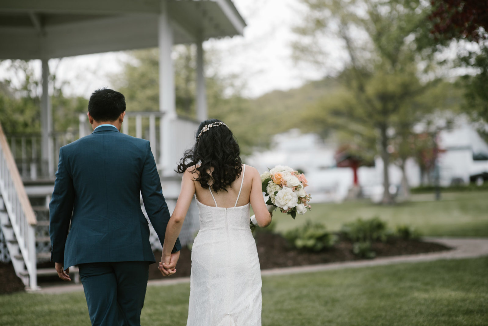 eloping in michigan with our package get hitched quick eloping in saugatuck, wedding packages, simple wedding in wicks park planned our saugatuck wedding planner